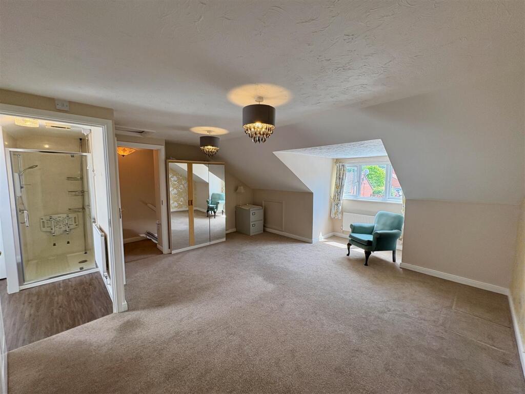 Crompton Court, Bilbrook photo 4