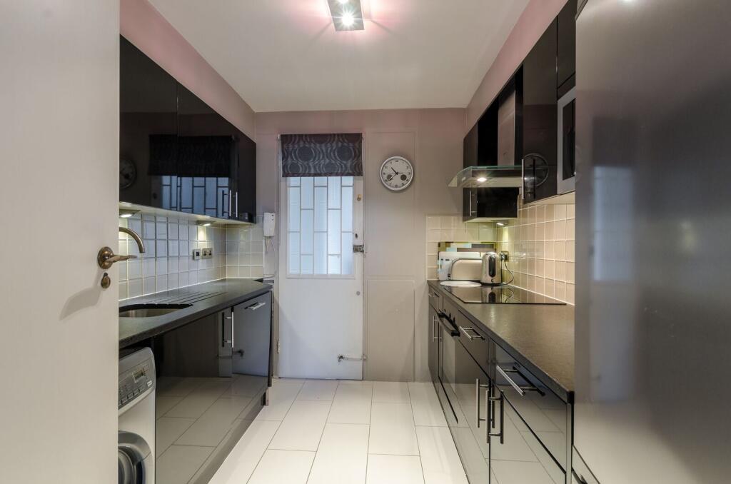 Apartment in London - More