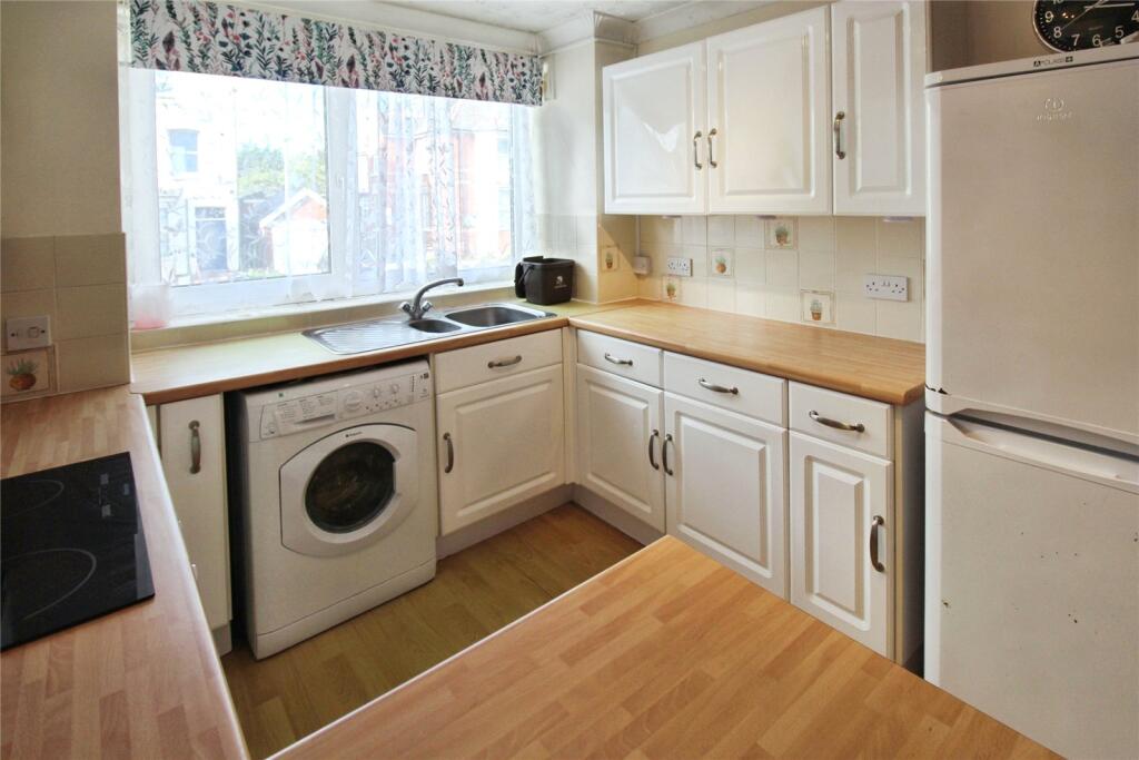 Apartment in Dorchester - More