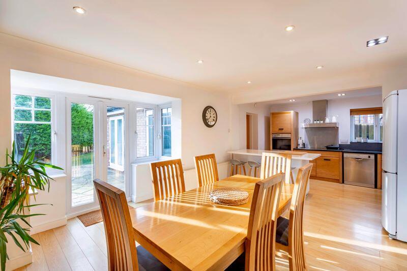4-bed detached on Hayfield Close, Barnby Dun, £300,000
