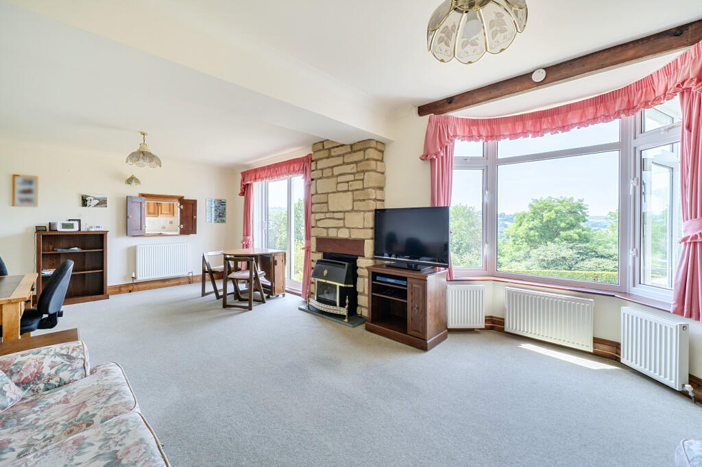 House in Gloucester - View 5