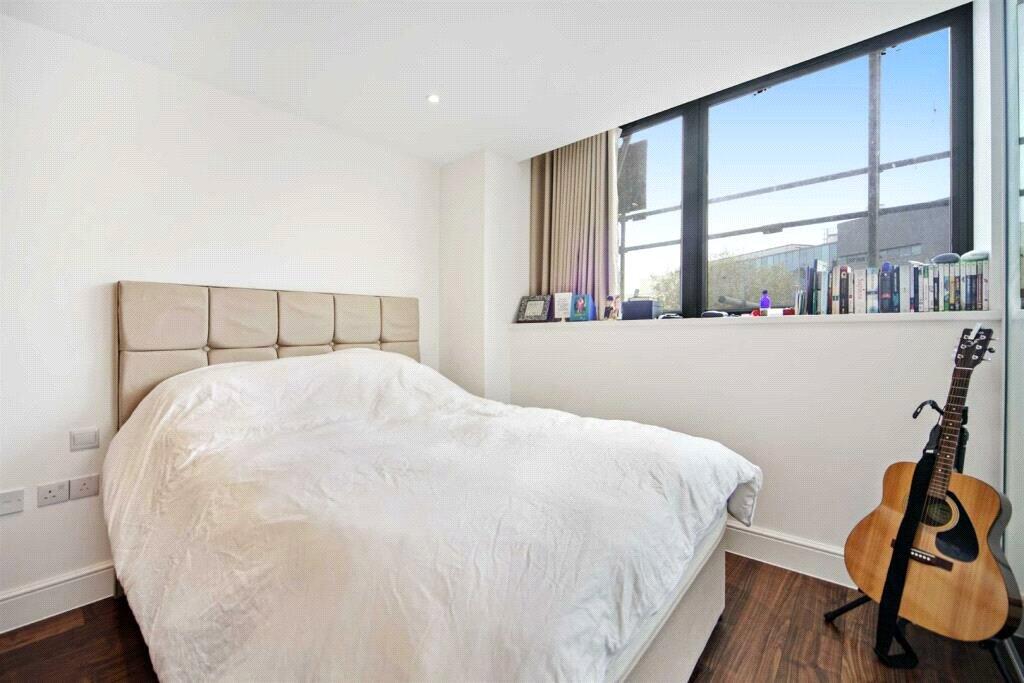 Apartment in London - More