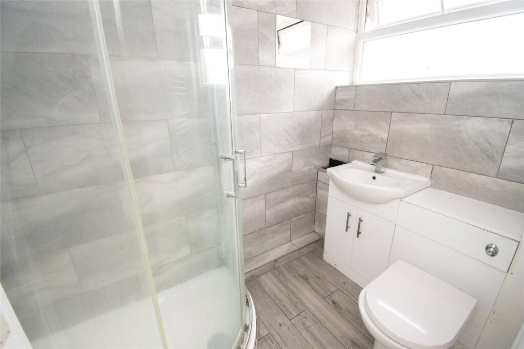 Apartment in Wirral, Liverpool City Region - View 5