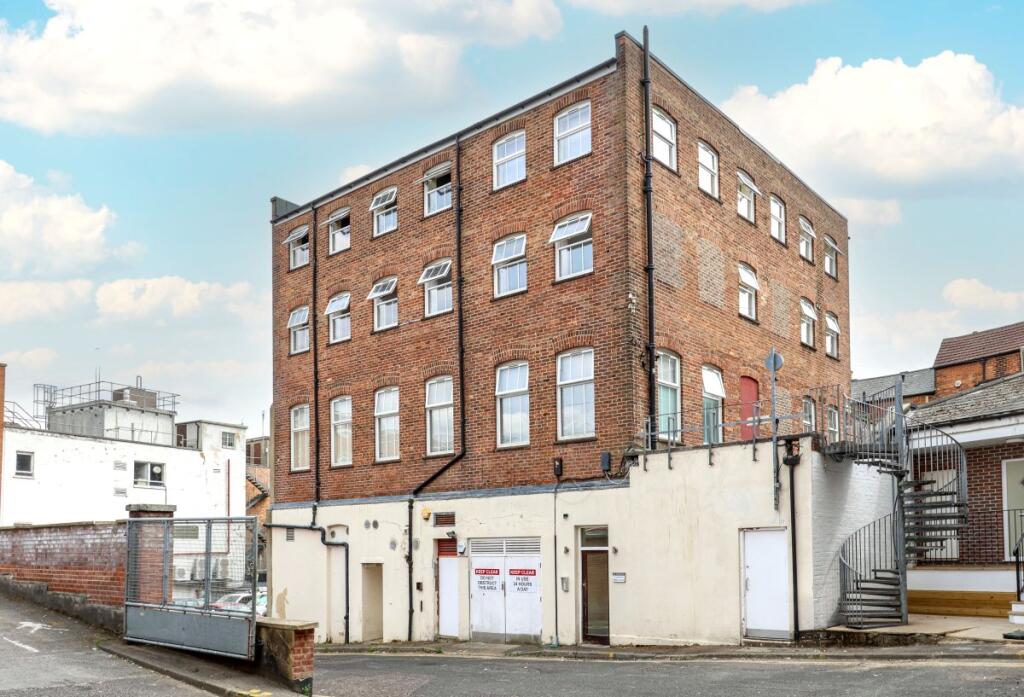 Main image of property: Avenue Lane, Town Centre