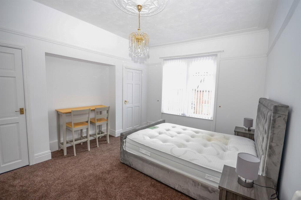 Apartment in Newcastle upon Tyne - View 4