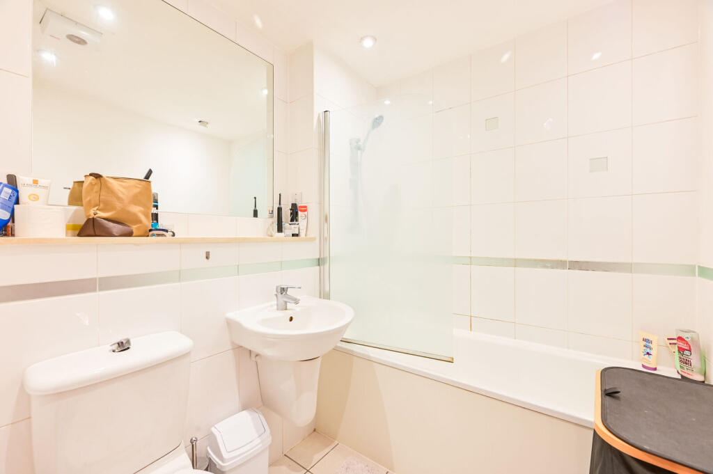Apartment in London - More