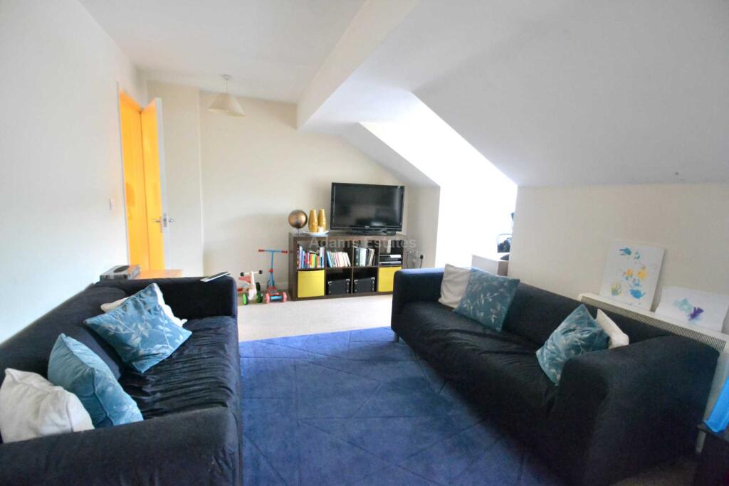 Apartment in Reading - View 3