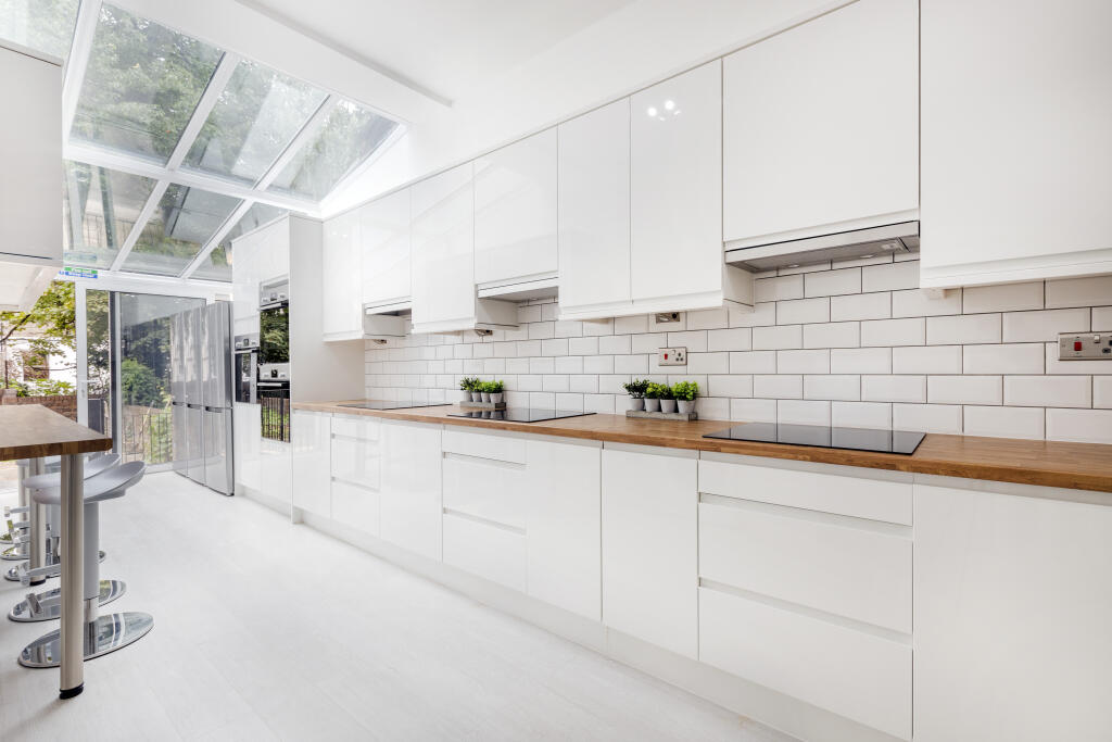 1 bedroom house share for rent