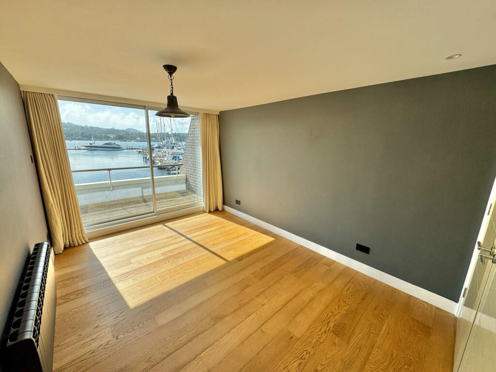 Apartment in Plymouth - View 5