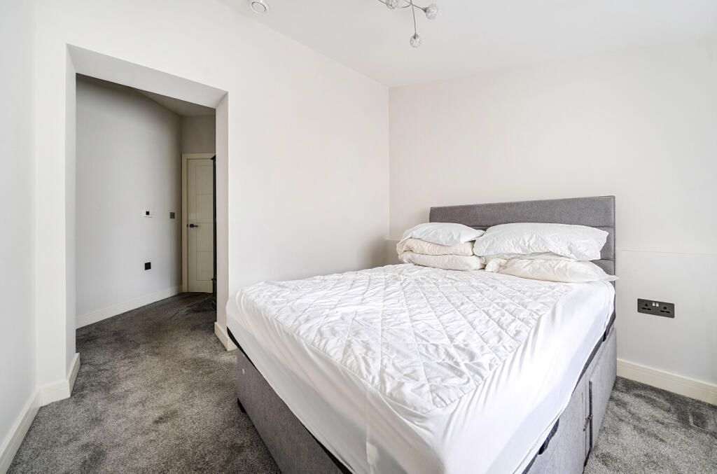 Apartment in Guildford - More