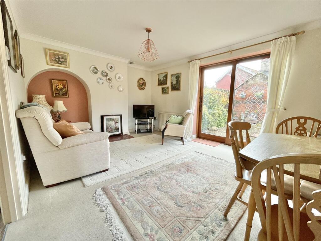 Magpie Court, Harleston photo 2