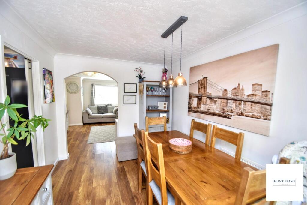 House in Eastbourne, Hampden Park - View 3