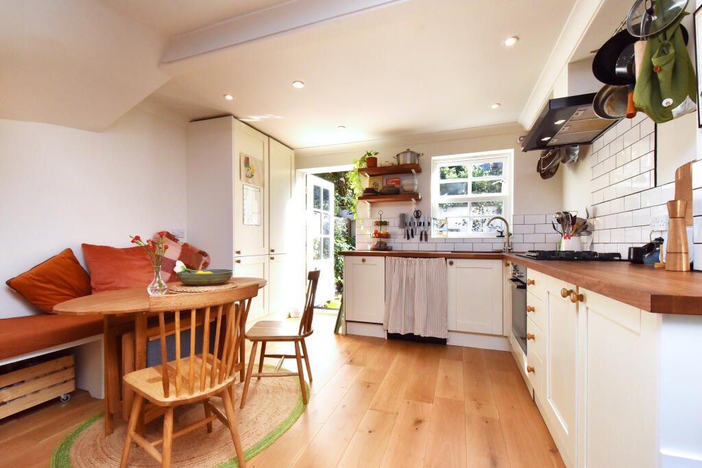 House in London - View 5