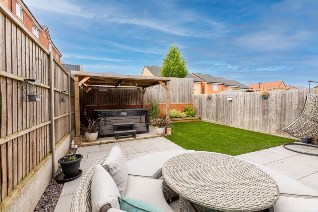 House in Shrewsbury, Reabrook Estate - View 4
