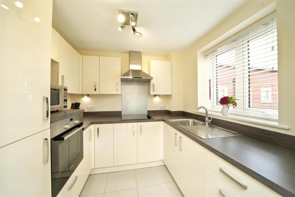 Apartment in South Staffordshire, Bilbrook - View 4
