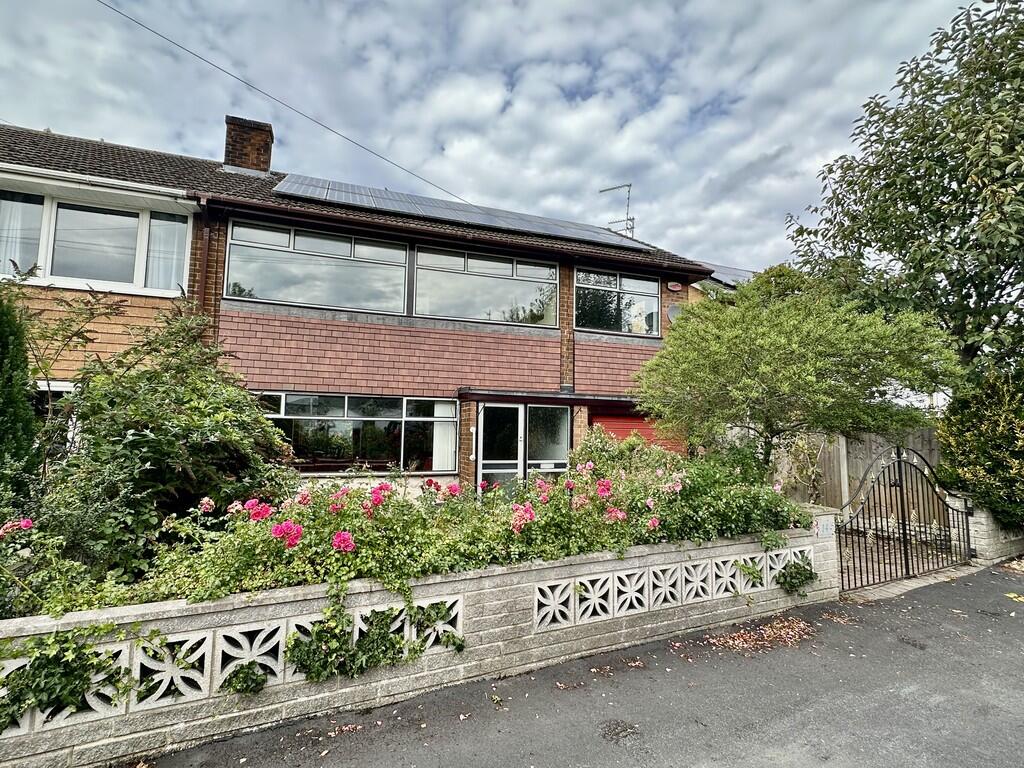 4-bed semi-detached on Marquis Gardens, Barnby Dun, Doncaster, £210,000