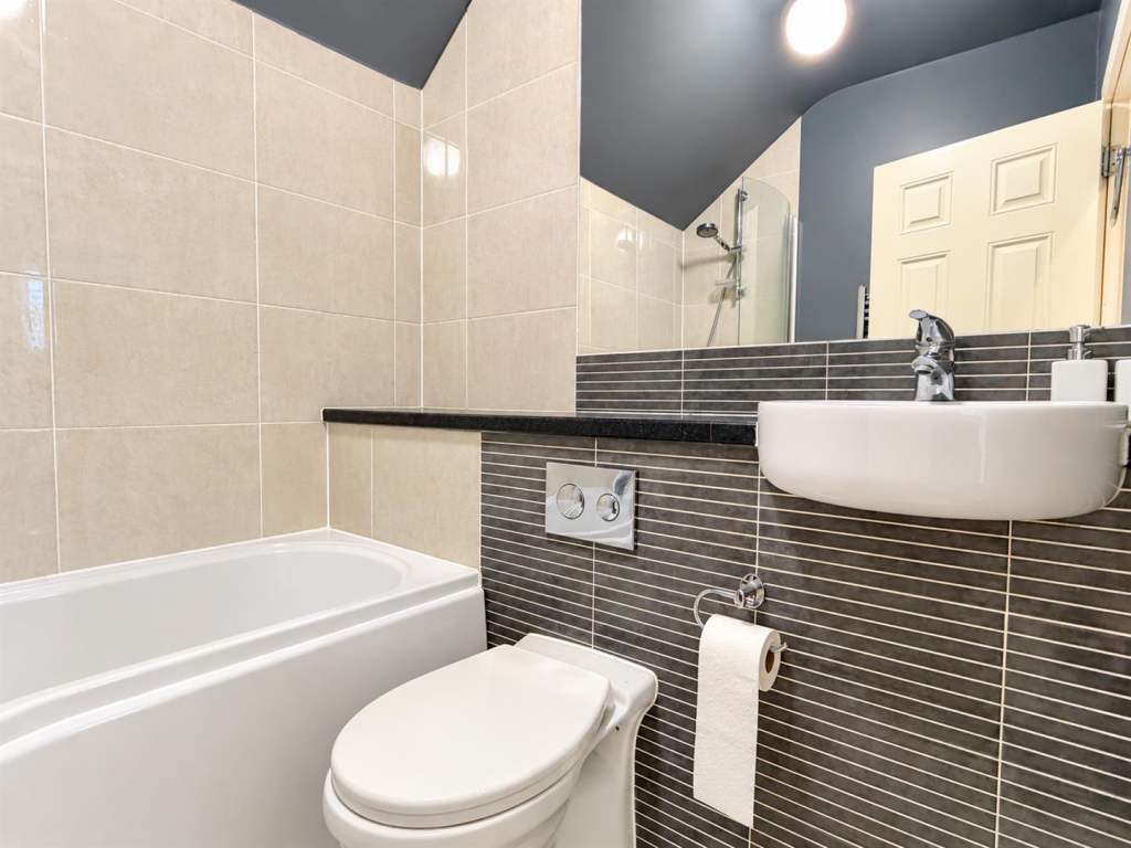 Apartment in Bristol - View 5