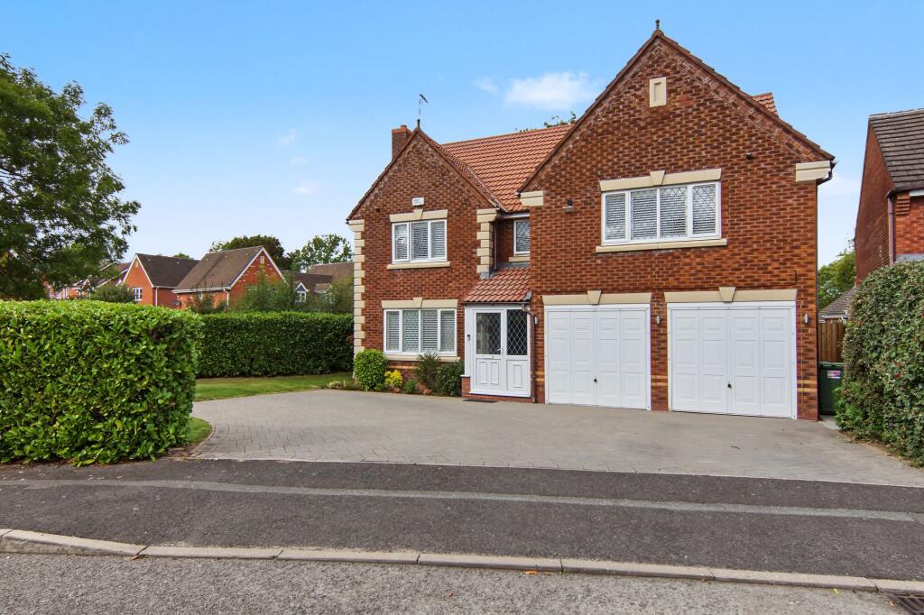 Main image of property: Floyd Grove, Balsall Common, CV7