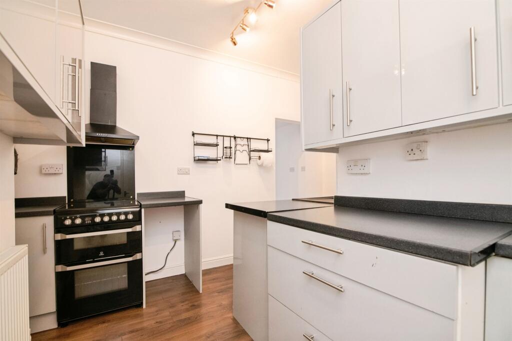 House in Sandwell, West Midlands - View 6