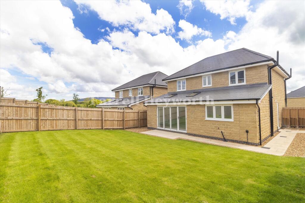 House in Lancaster, Four Lane Ends, Ellel - More