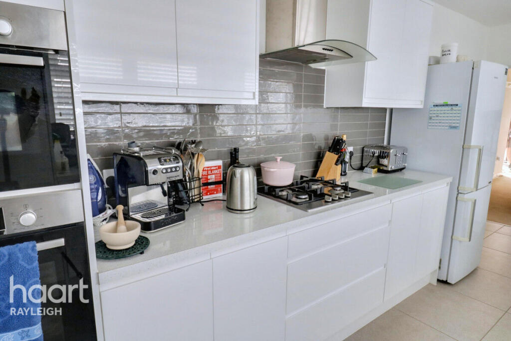 House in Southend-on-Sea, Leigh on Sea - View 4