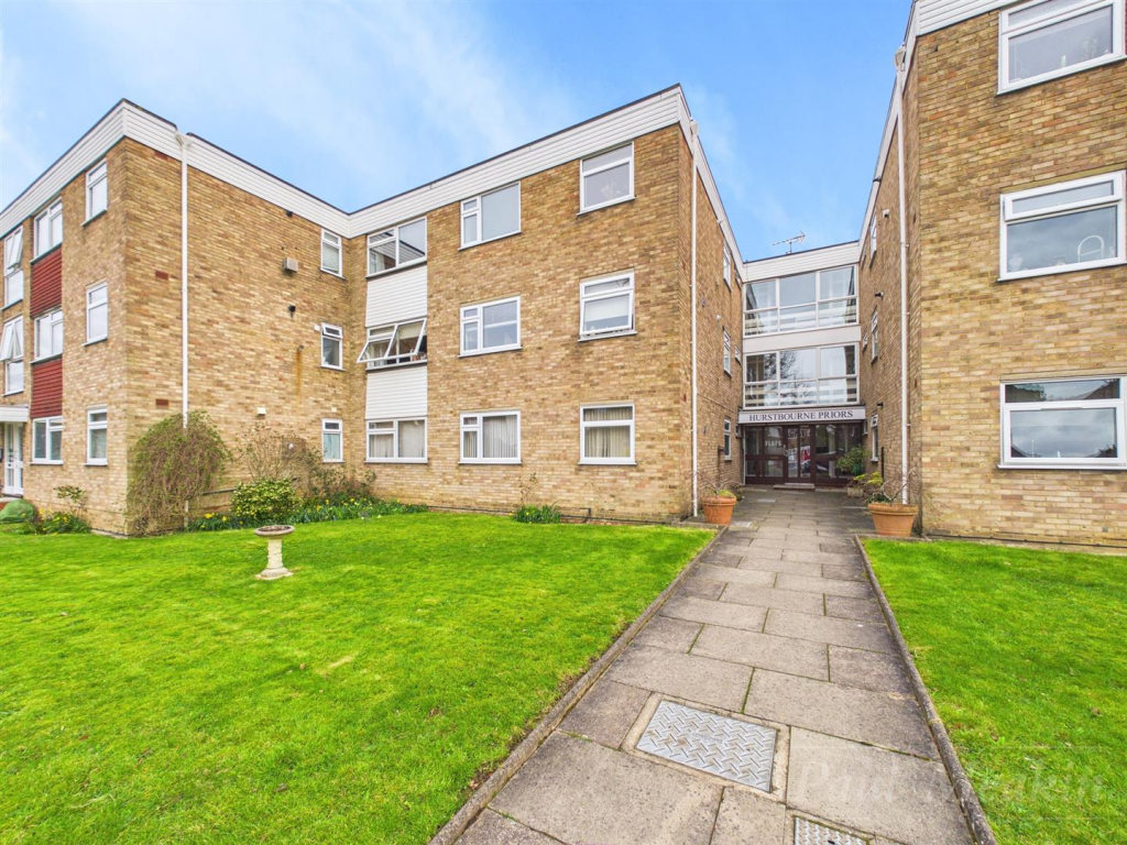 Main image of property: Hurstborne Priors, Harewood Road, South Croydon