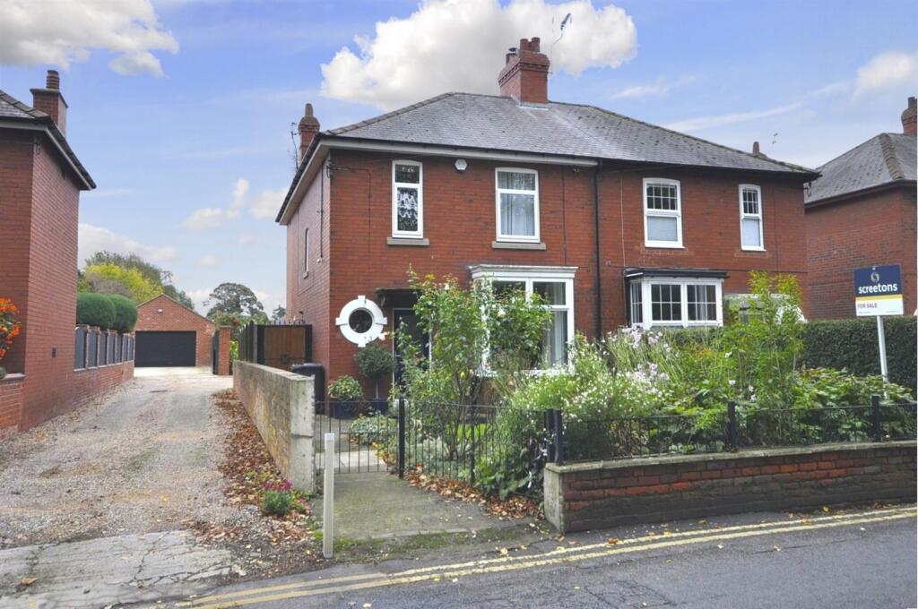 3-bed semi-detached on Ellison Street, Thorne, £225,000