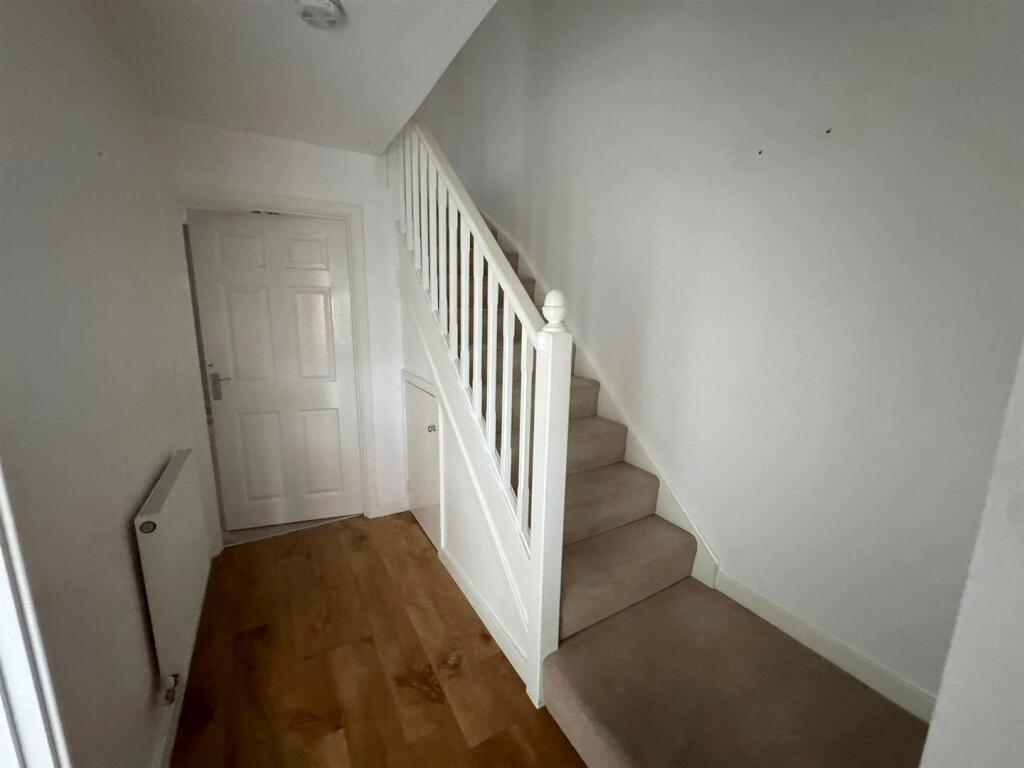 House in Northampton, North Northamptonshire - View 3