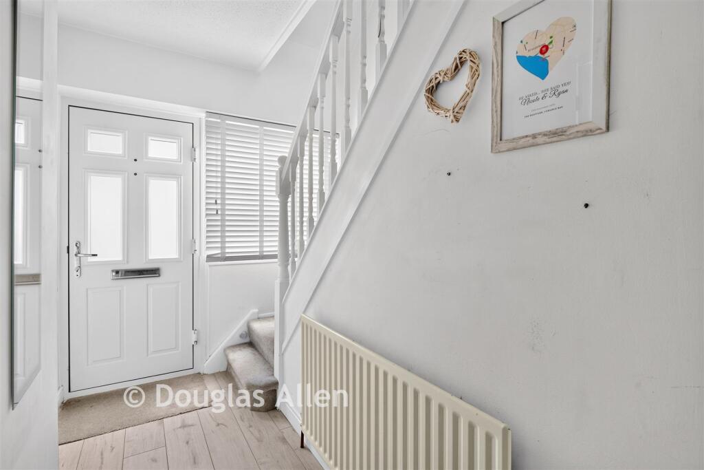 House in Basildon, Wickford - View 4