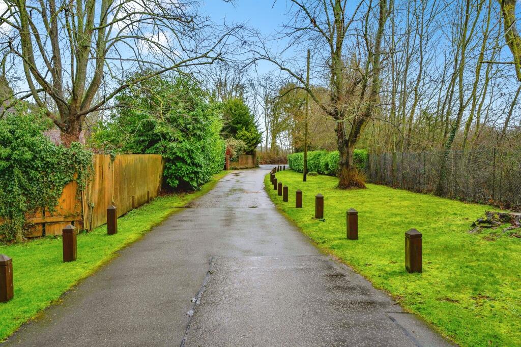 Additional image 10 of Coopers Green Lane, Hatfield