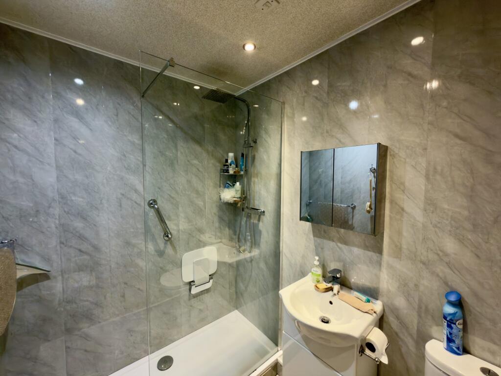 House in Burnley, Rose Grove - View 5
