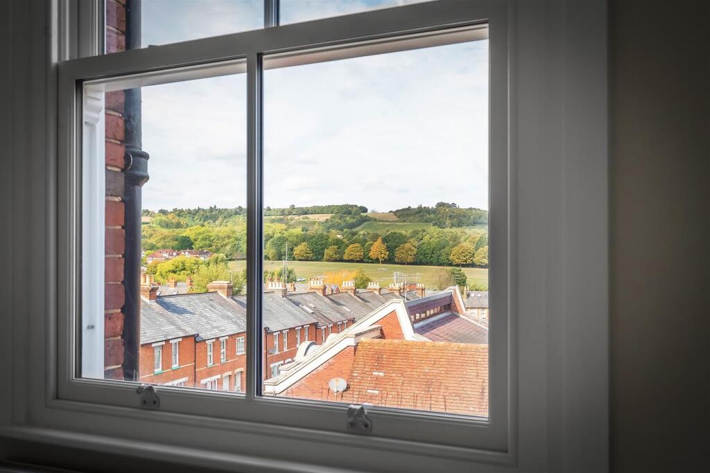 Apartment in Dorking, Rose Hill - View 4