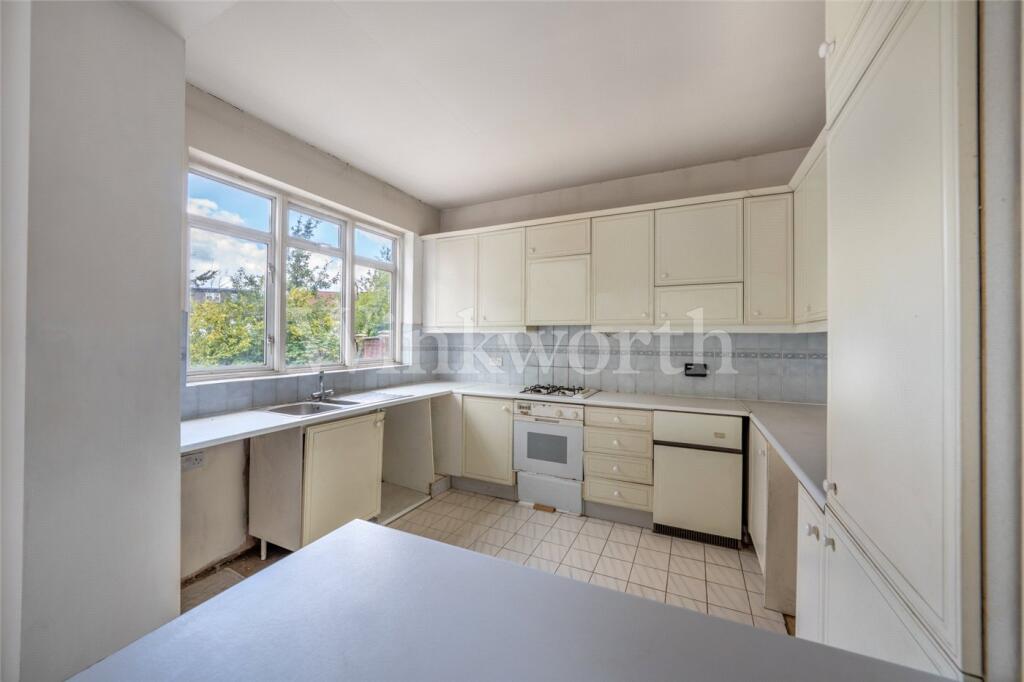 House in London - View 5