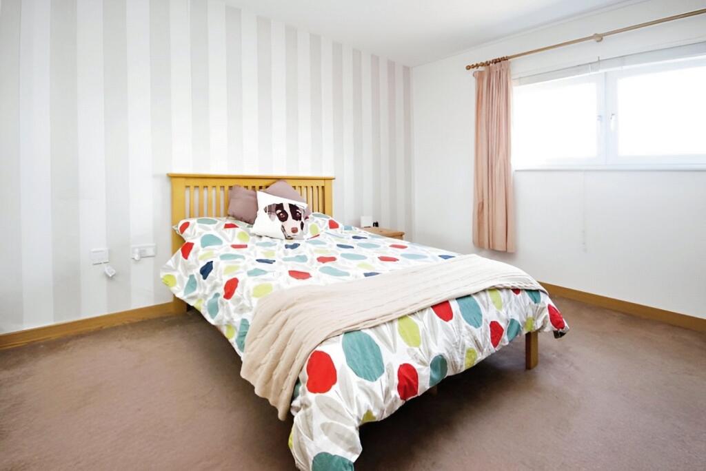 Apartment in Southend-on-Sea - View 4