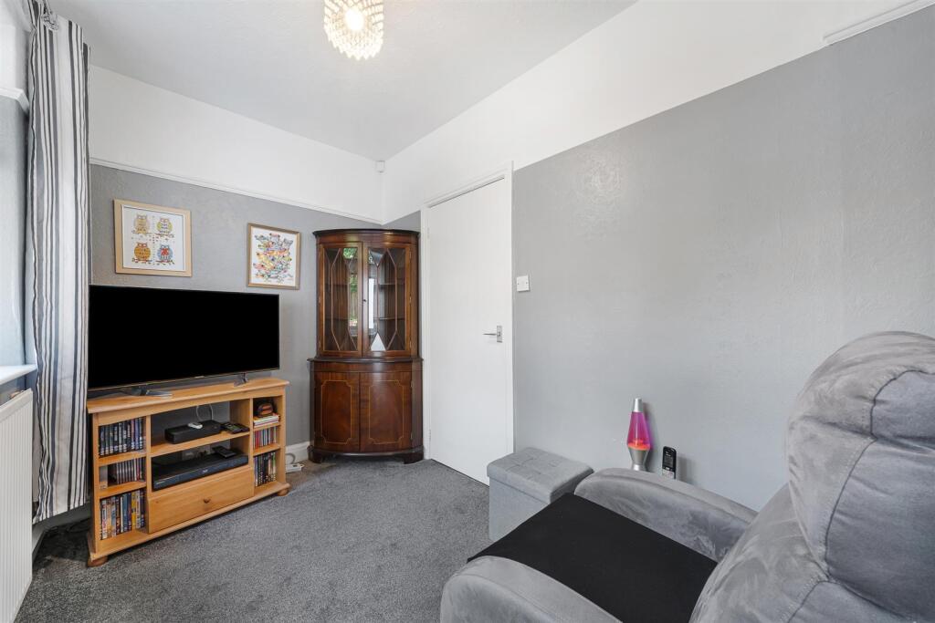 House in Knowsley, Prescot - More