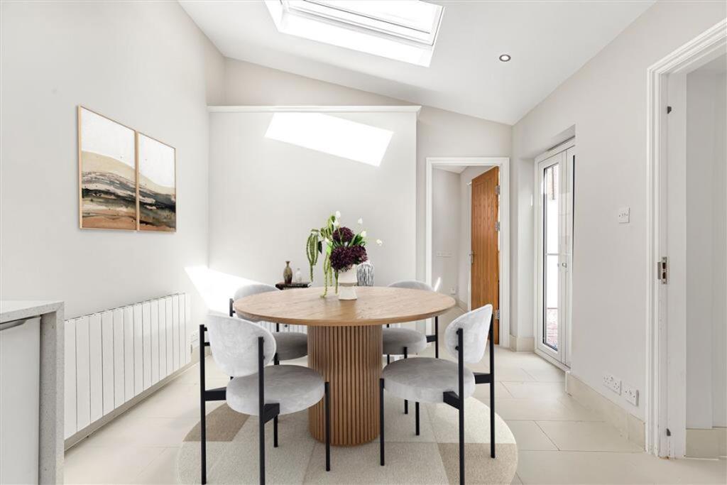 House in London - View 5
