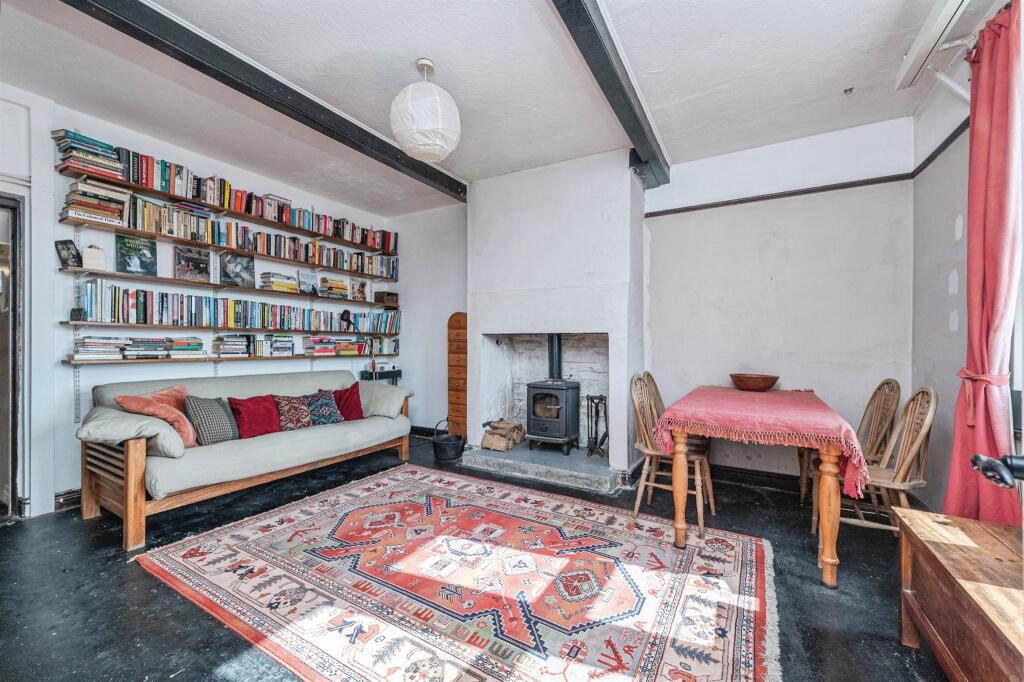 House in Huddersfield - View 4