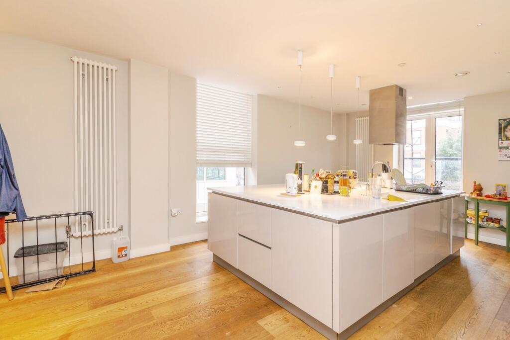 Main image of property: Upper Fourth Street, Milton Keynes, Buckinghamshire, MK9