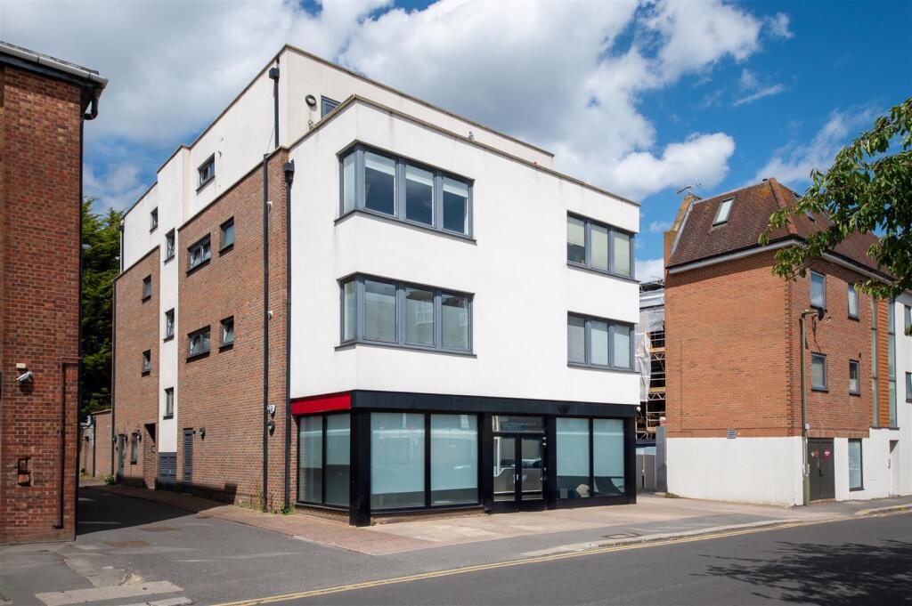 Main image of property: Lodge Lane, London