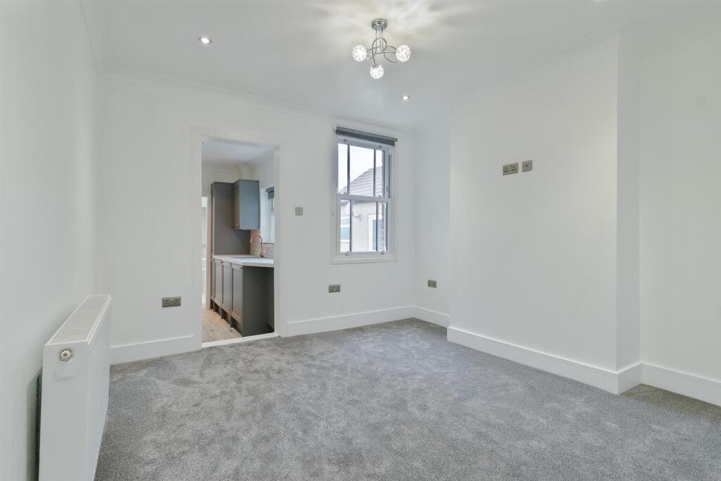 House in Tonbridge and Malling, Burham - View 4