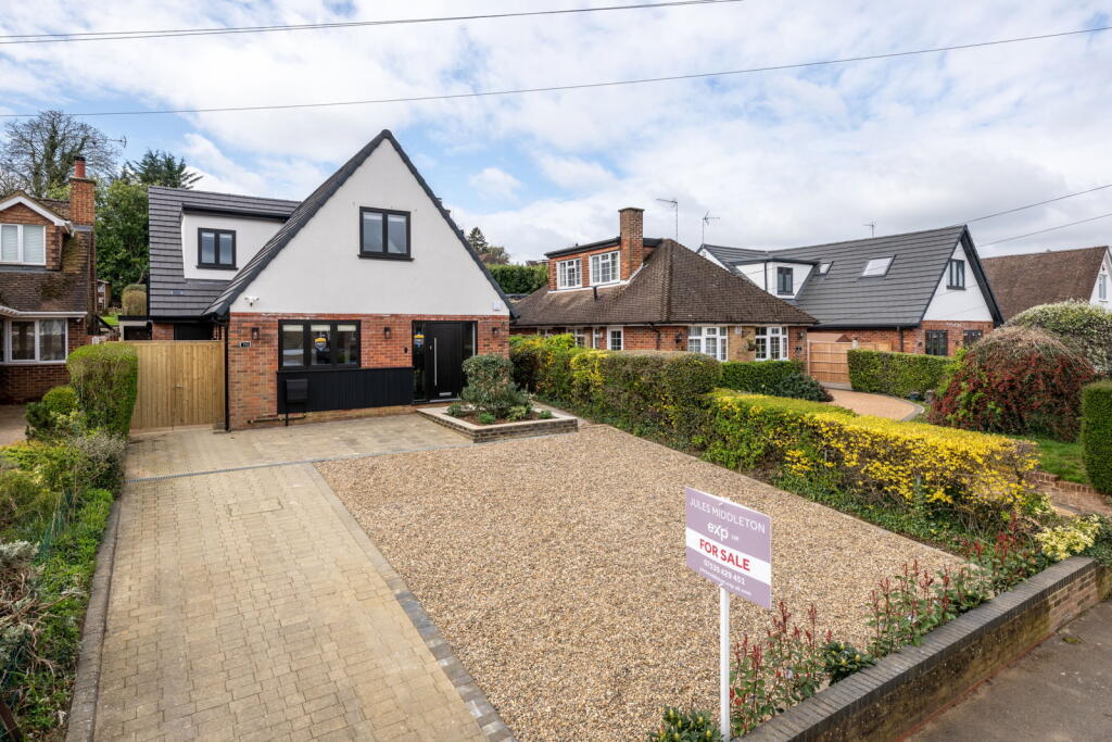 Park Rise Close, Harpenden, Hertfordshire, AL5 3AW