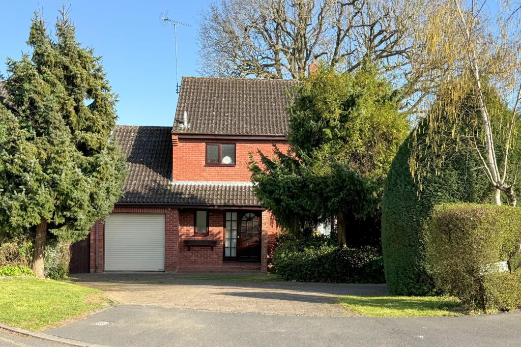 Main image of property: Foscote Rise, Banbury, OX16
