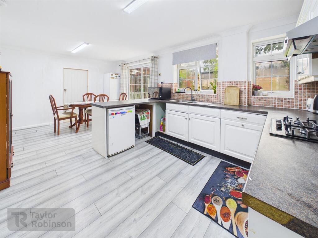 House in Redhill - View 5
