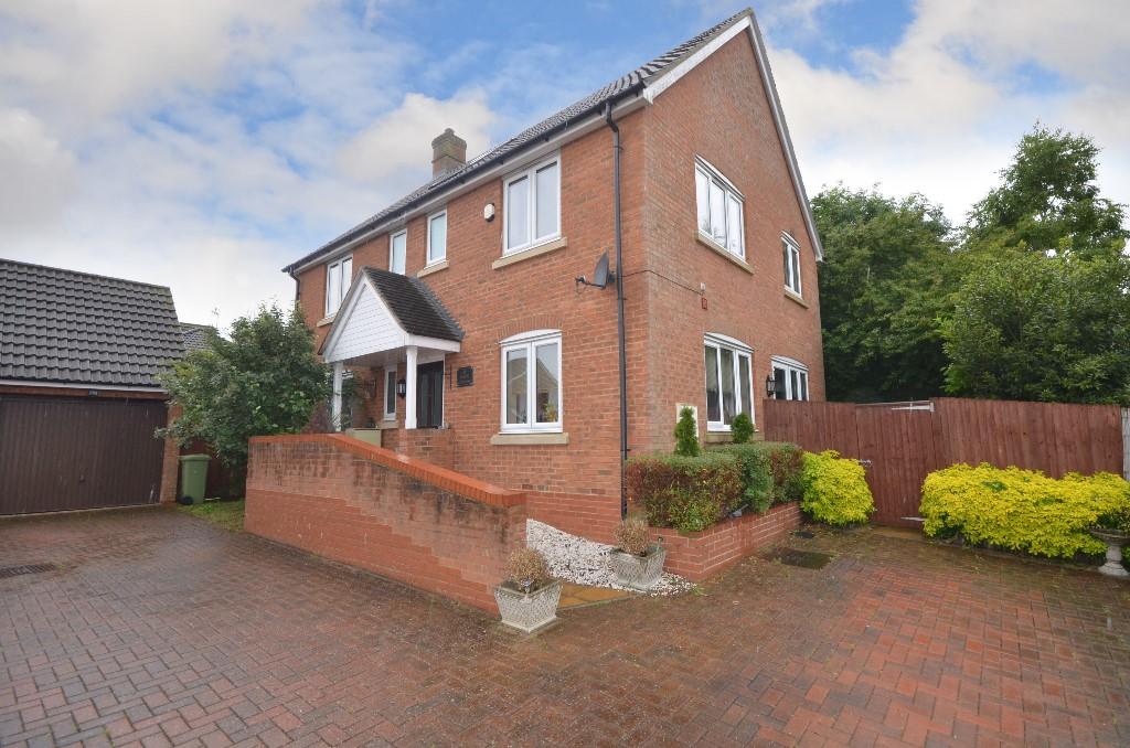 Main image of property: Mavoncliff Drive, Milton Keynes, Buckinghamshire, MK4