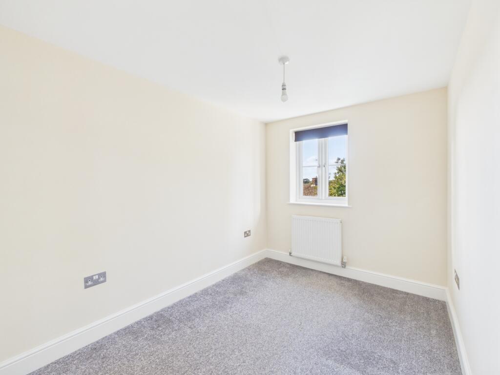 House in Long Buckby, West Northamptonshire - More