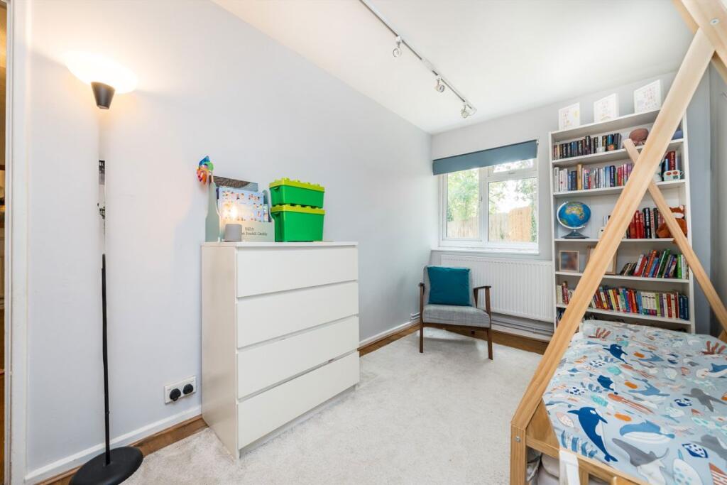 Apartment in London - More