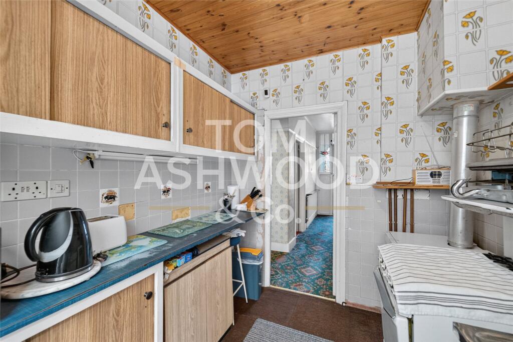 Westrow Drive, Barking, Leftley Estate photo 5