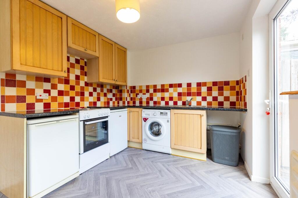 Ebourne Close, Kenilworth, Warwickshire, CV8 photo 4