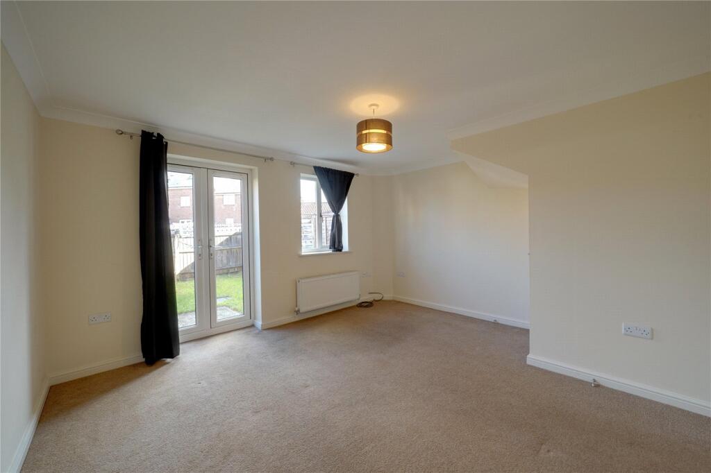 Blackthorn Close, Red Lodge, Bury St. Edmunds, Suffolk, IP28 photo 2