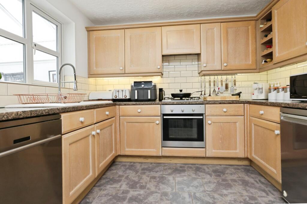 House in Worcester - View 5